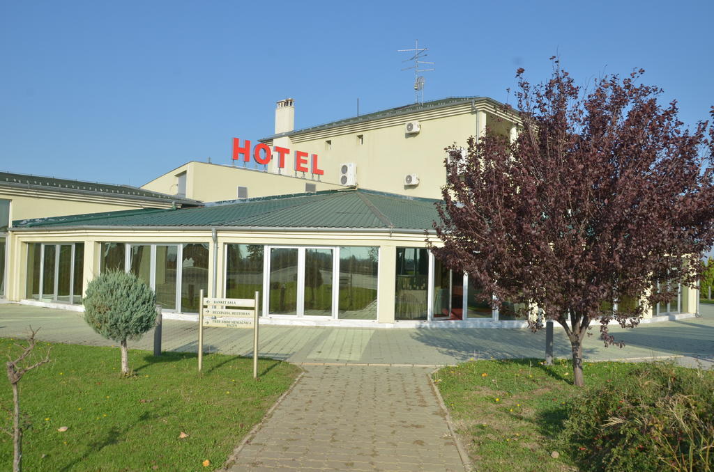 Hotel Dragovic สเมเดเรโว ภายนอก รูปภาพ