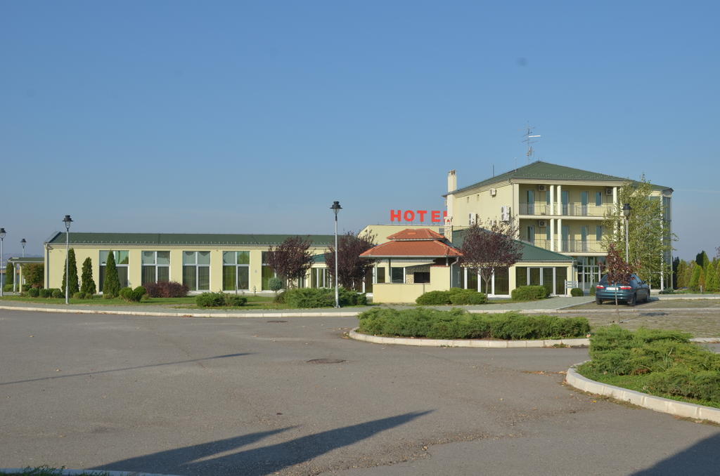 Hotel Dragovic สเมเดเรโว ภายนอก รูปภาพ