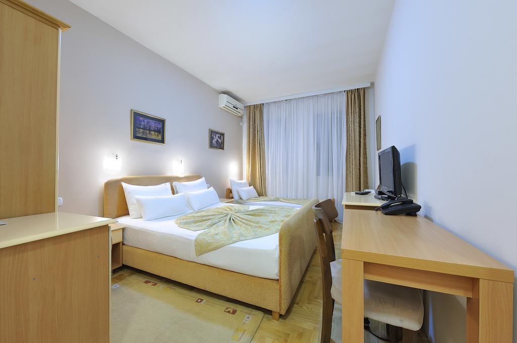 Hotel Dragovic สเมเดเรโว ภายนอก รูปภาพ