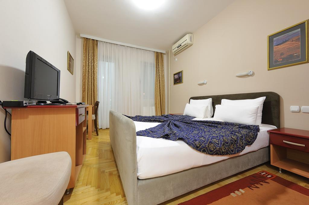 Hotel Dragovic สเมเดเรโว ภายนอก รูปภาพ