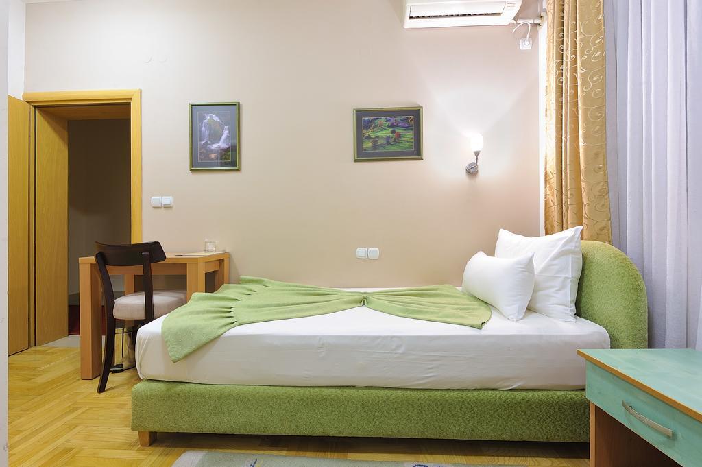 Hotel Dragovic สเมเดเรโว ภายนอก รูปภาพ