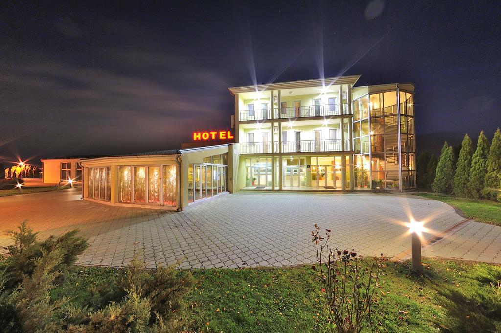 Hotel Dragovic สเมเดเรโว ภายนอก รูปภาพ