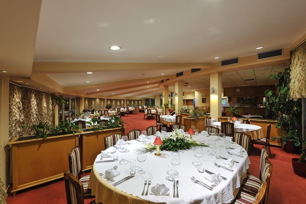 Hotel Dragovic สเมเดเรโว ภายนอก รูปภาพ